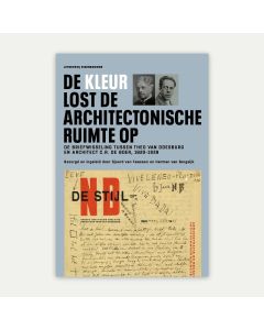 De kleur lost de architectonische ruimte op